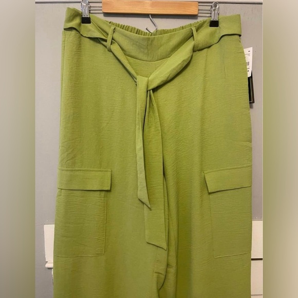 Tie-Front Crepe Wide Leg Pants - Picture 8 of 10
